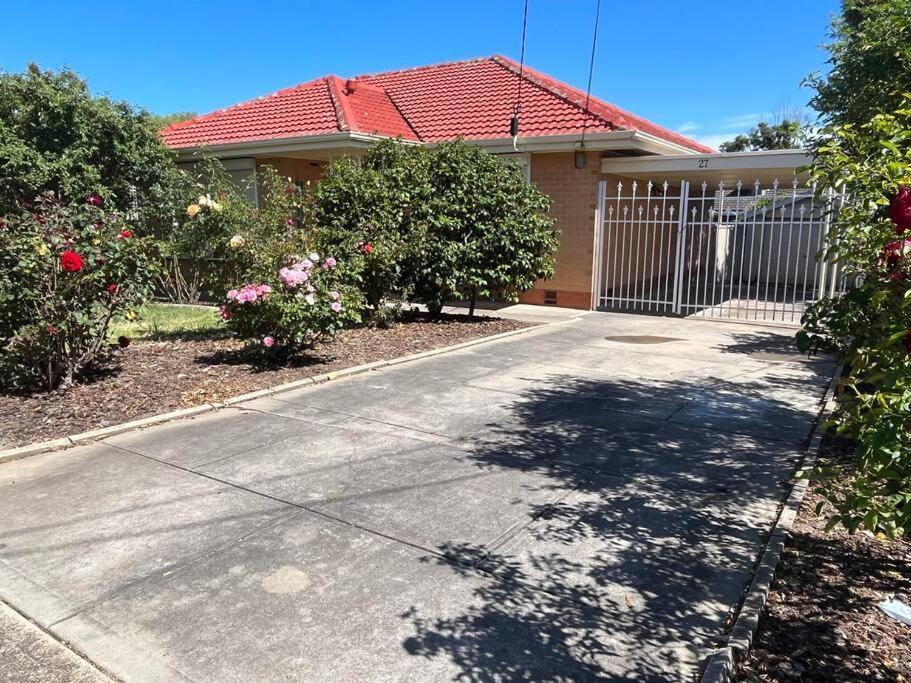 Entire House Between Marion /Flinders University Villa Sturt Exterior photo